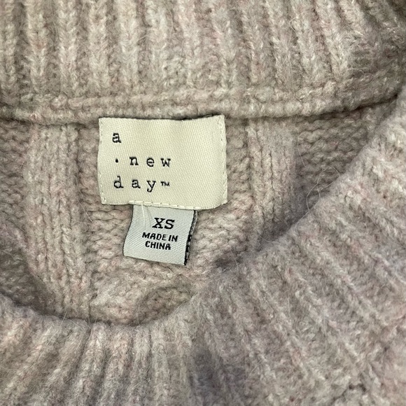 Target Thick Knitted Sweater - Picture 3 of 6